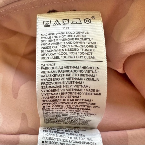 Athleta Elation Camo 7/8 Tight Leggings Pink 3X Active Gym Workout Athleisure - Picture 9 of 9